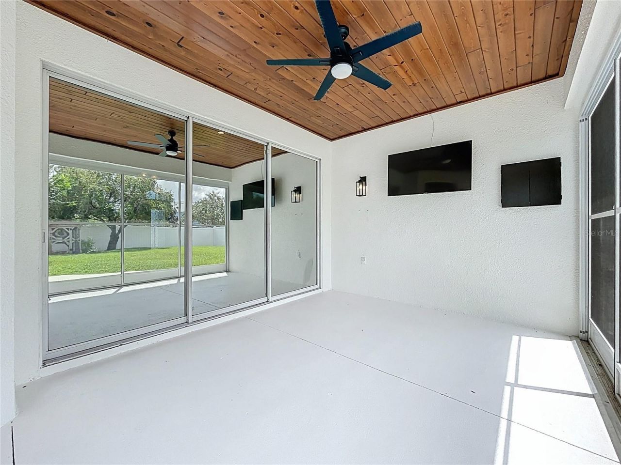 12912 Honey Blossom Drive, Grand Island, FL 32735 Photo