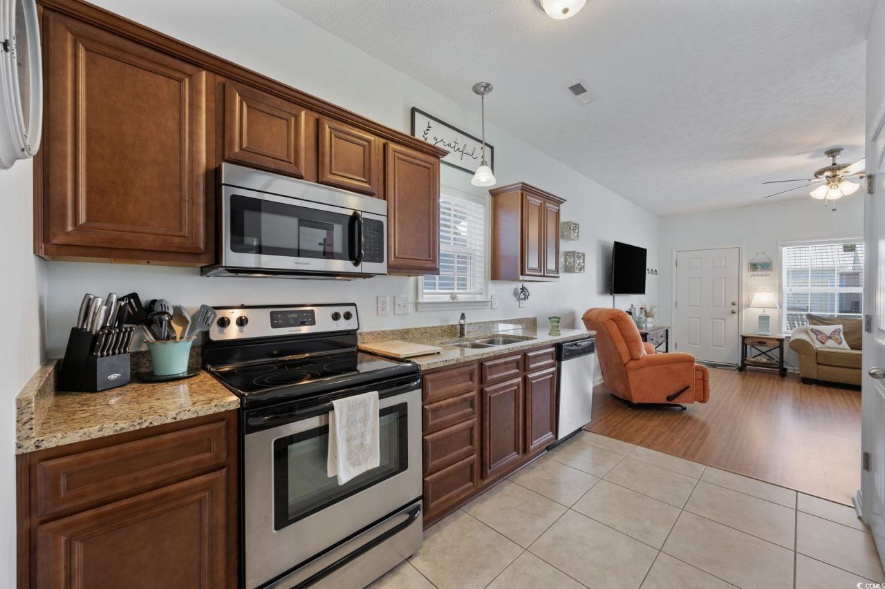 611 Surfsong Way Photo 12