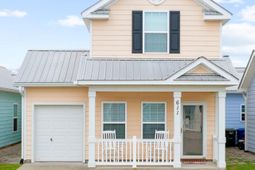 611 Surfsong Way photo 4