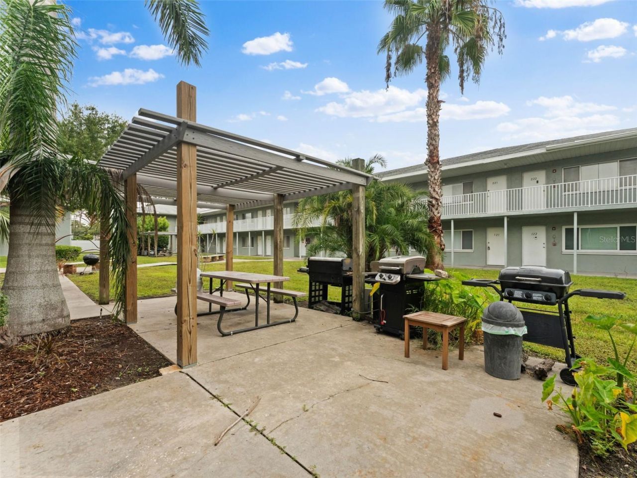 335 47th Avenue N, Saint Petersburg, FL 33703 Photo