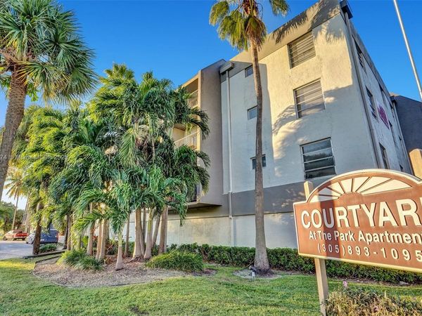 1595 NE 135th St, Unit 418, North Miami, FL 33161