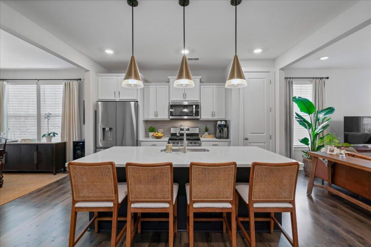 1011 Swamp Harrier Avenue Photo 10