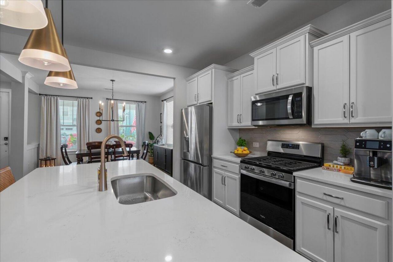 1011 Swamp Harrier Avenue Photo 13