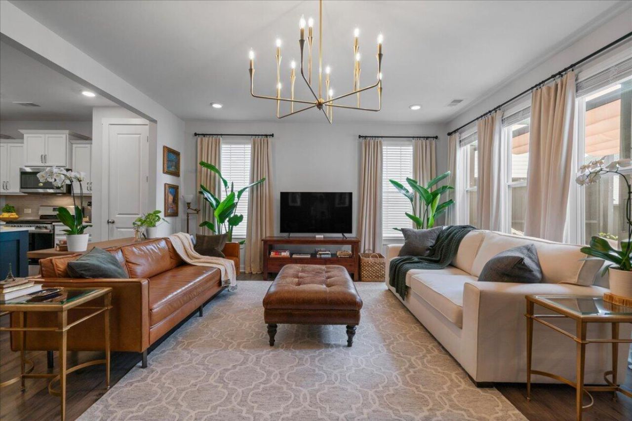 1011 Swamp Harrier Avenue Photo 17