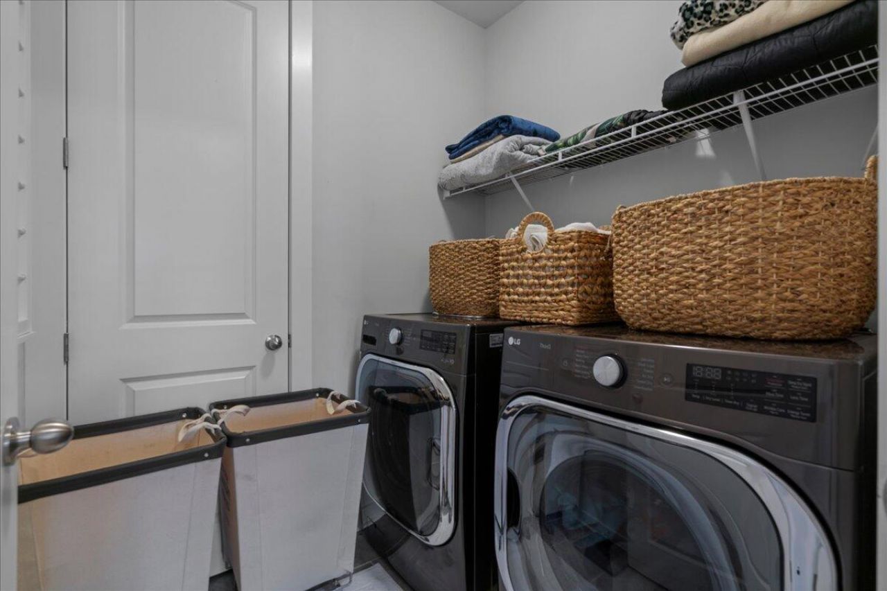 1011 Swamp Harrier Avenue Photo 29