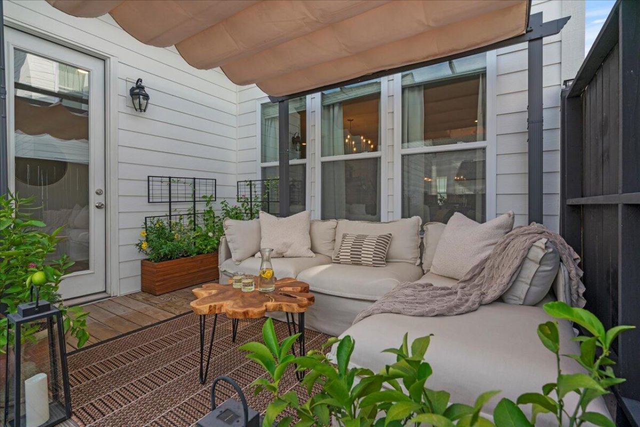 1011 Swamp Harrier Avenue Photo 30