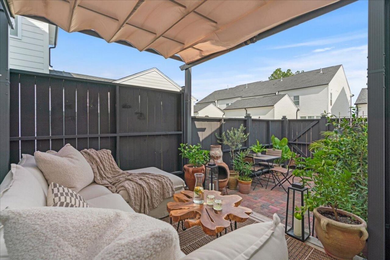 1011 Swamp Harrier Avenue Photo 31