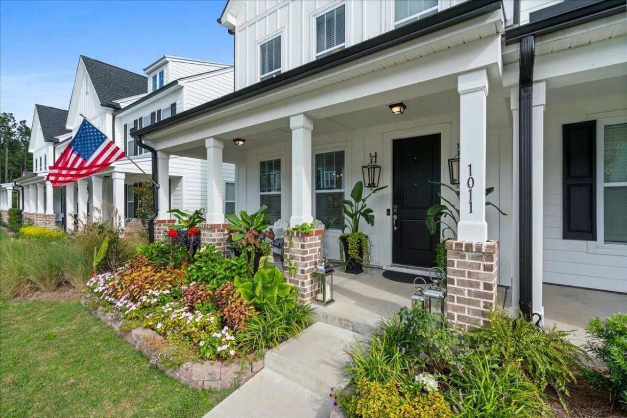 1011 Swamp Harrier Avenue Photo 5