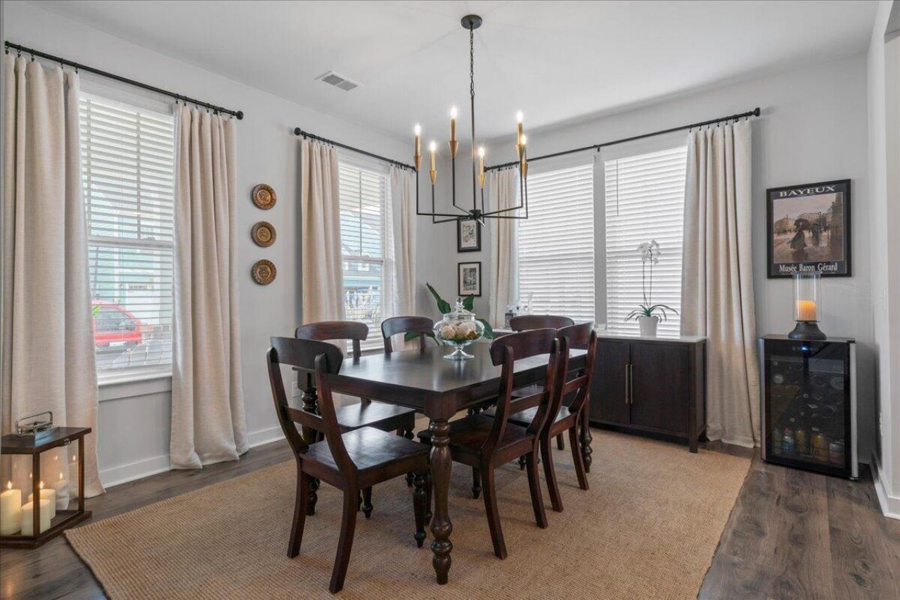 1011 Swamp Harrier Avenue Photo 8