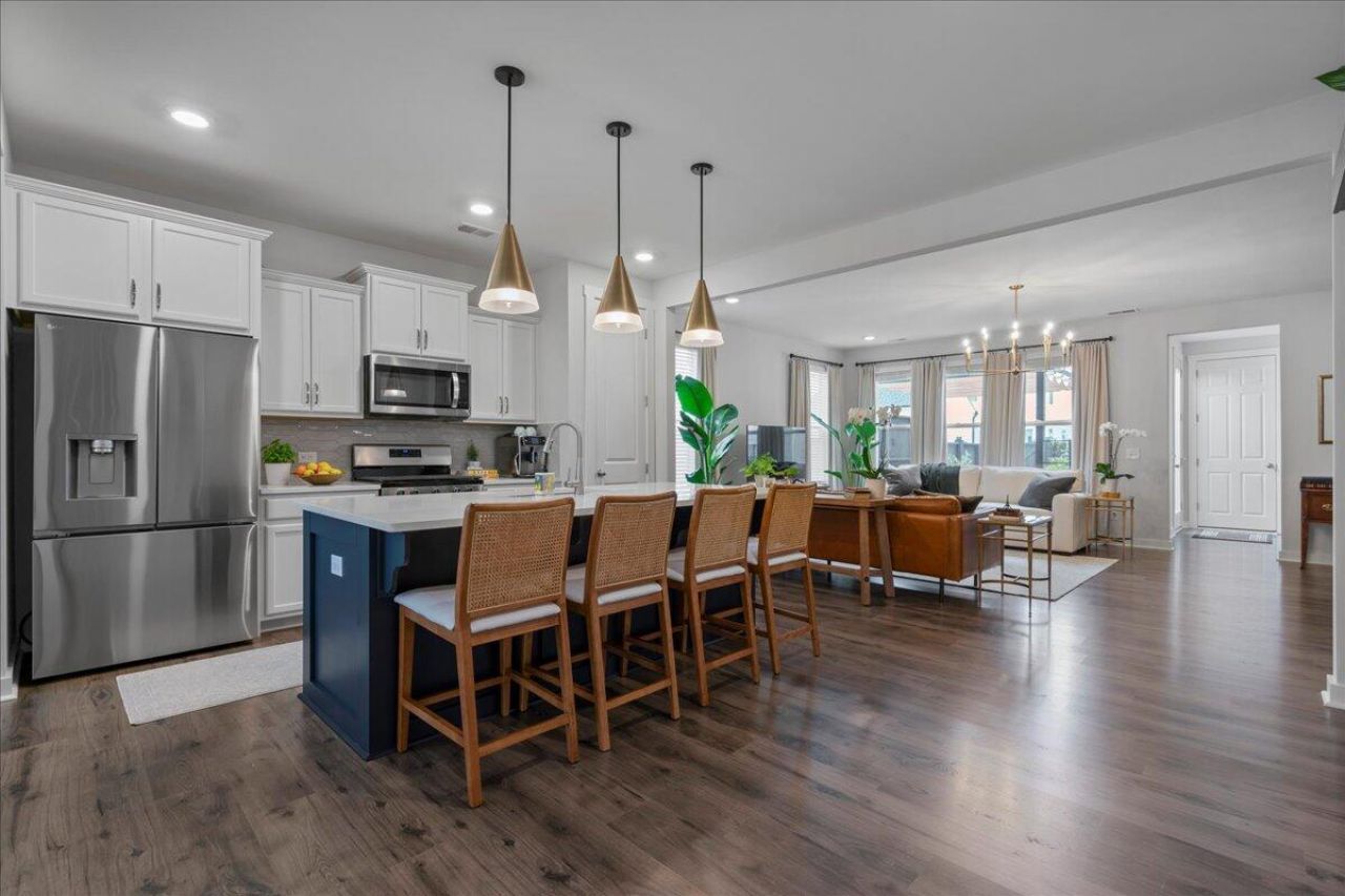 1011 Swamp Harrier Avenue Photo 9