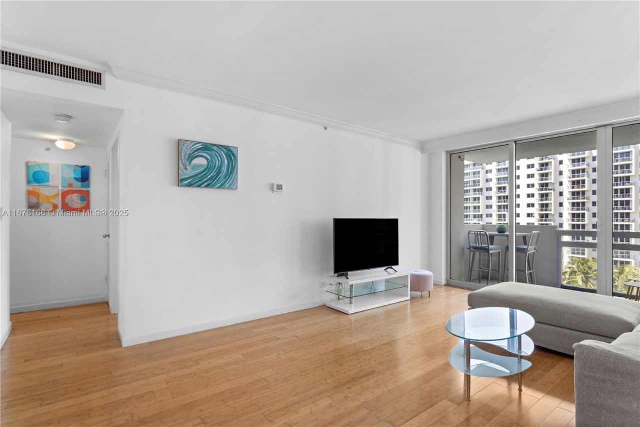 1500 Bay Rd, Unit 866S, Miami Beach, FL 33139 Photo