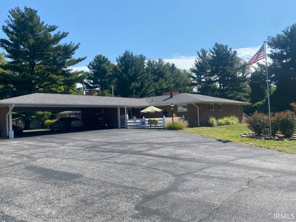 2704 Rose Drive, Vincennes, IN 47591 Main Photo