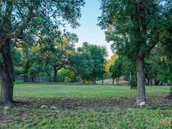 654 Creekside Drive, Belton, TX 76513