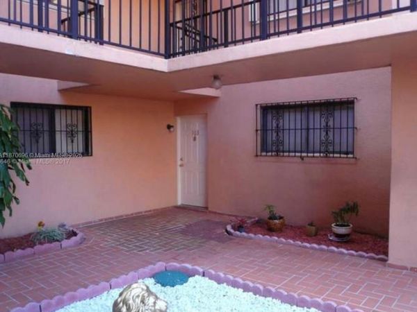 1290 W 41st St, Unit 103, Hialeah, FL 33012