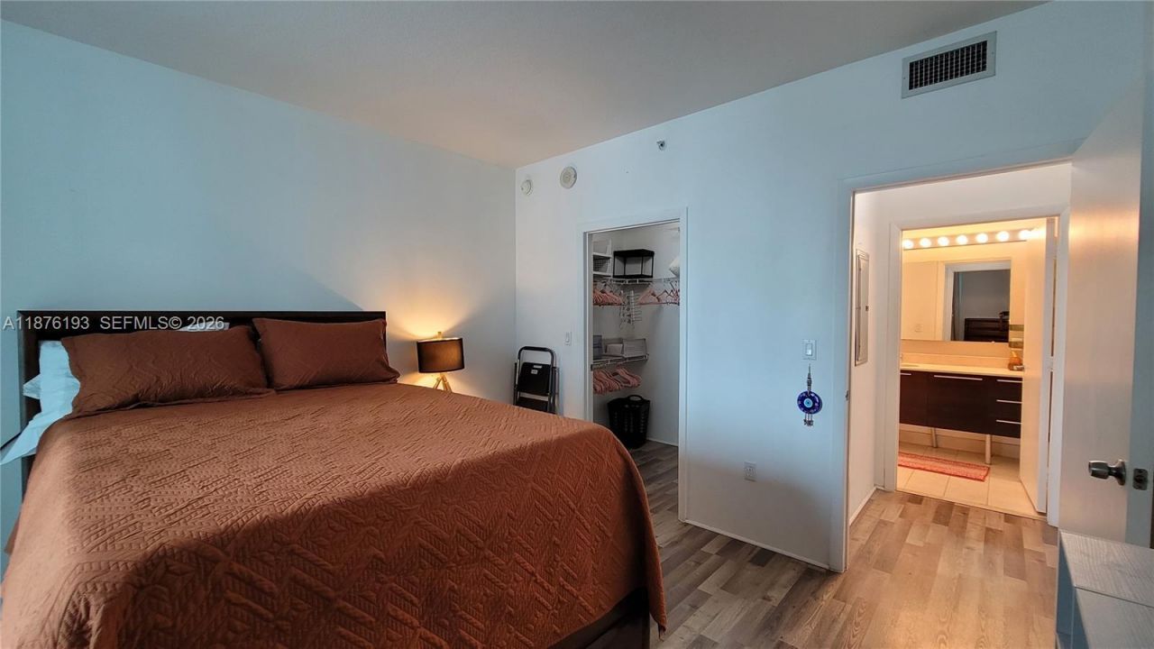 1900 N Bayshore Dr, Unit 2009, Miami, FL 33132 Photo
