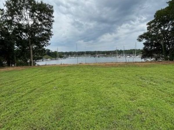 415 Mollys Way, Saluda, VA 23149