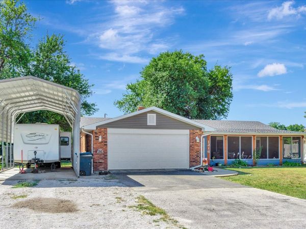 1216 Charlene Drive, Bolivar, MO 65613