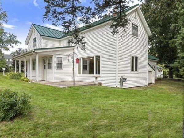 6116 Hemlock Street, Indian River, MI 49749