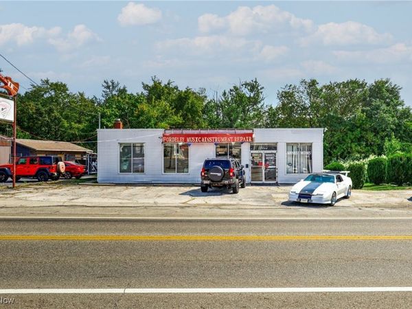 4922 Mahoning Avenue NW, Champion, OH 44483