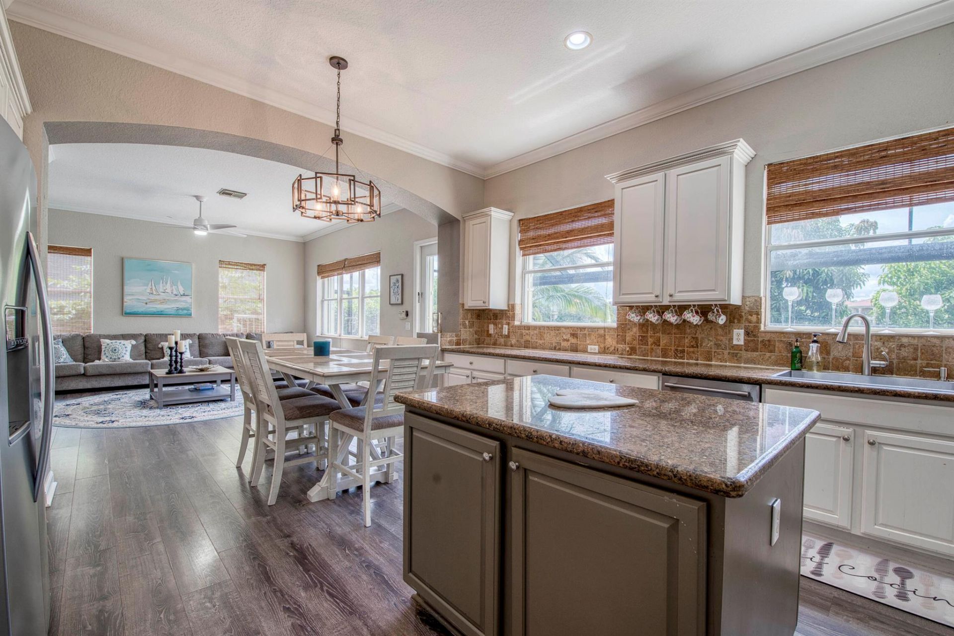 410 Cresta Circle, West Palm Beach, FL 33413 Photo