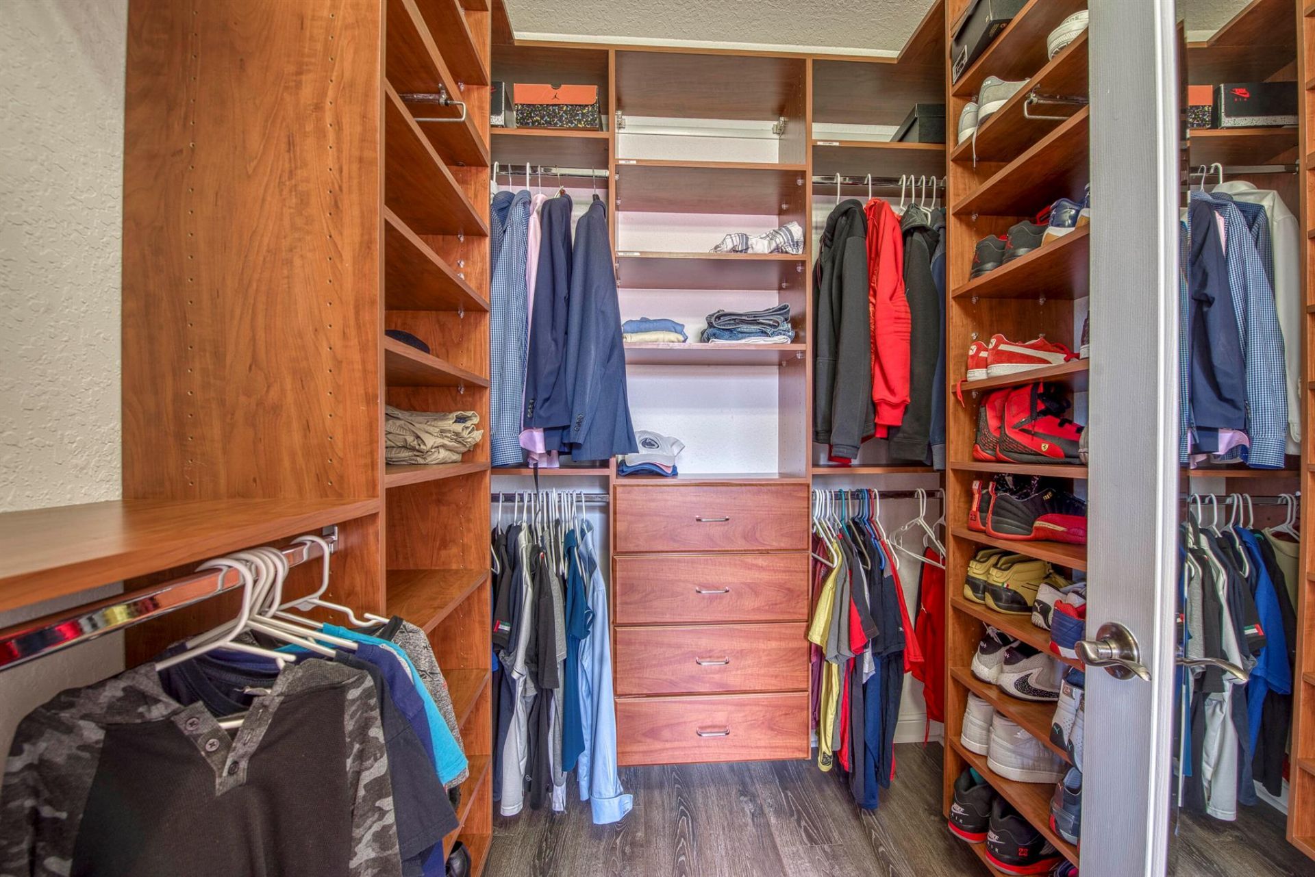 410 Cresta Circle, West Palm Beach, FL 33413 Photo