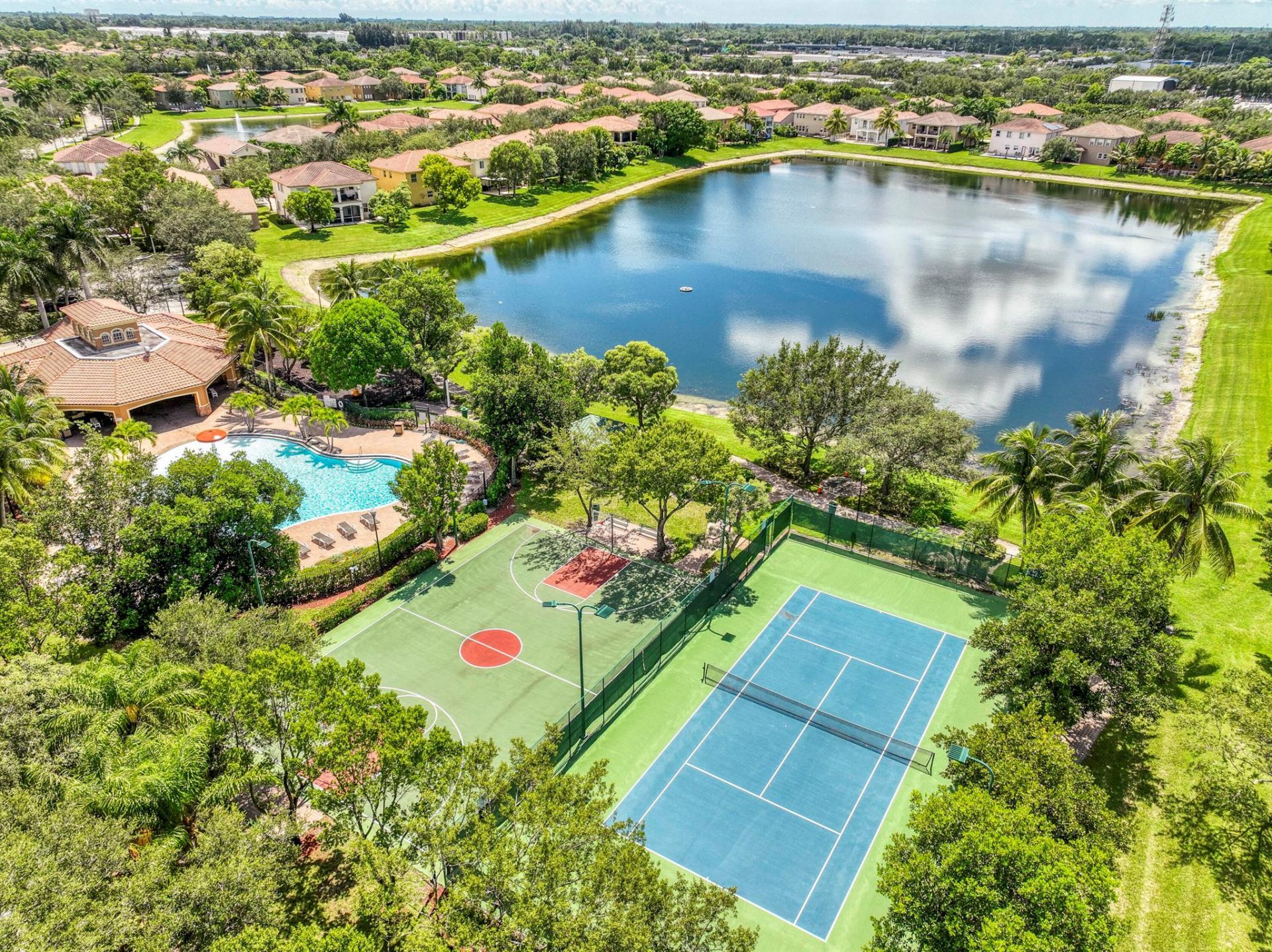 410 Cresta Circle, West Palm Beach, FL 33413 Photo