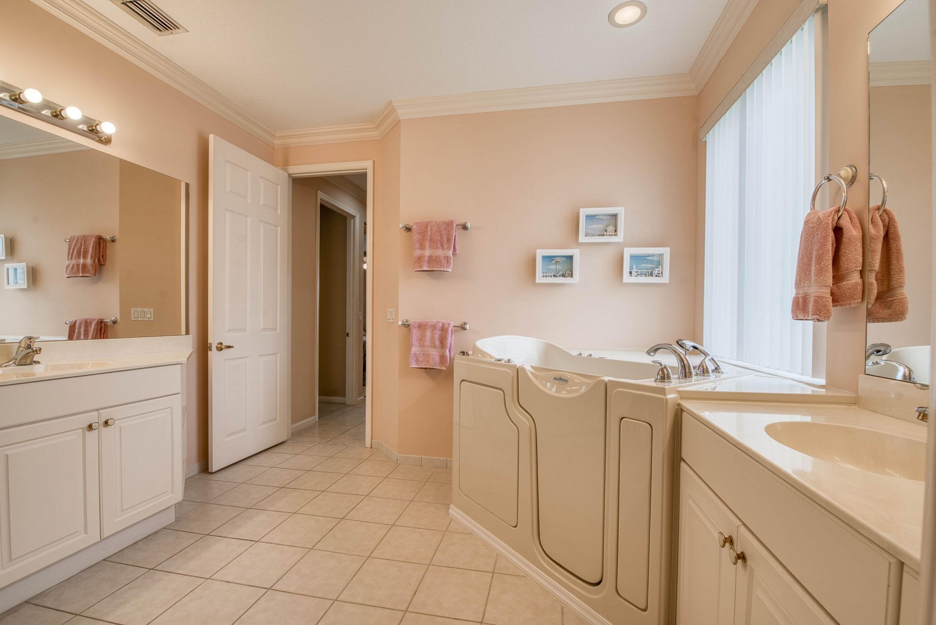 9270 Heron Cove Drive, West Palm Beach, FL 33411 Photo