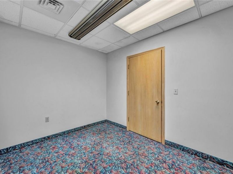 5374 Oberlin Avenue, Lorain, OH 44053 Photo 16