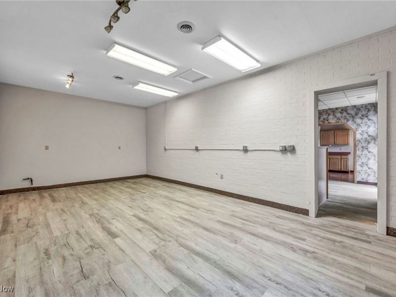 5374 Oberlin Avenue, Lorain, OH 44053 Photo 18