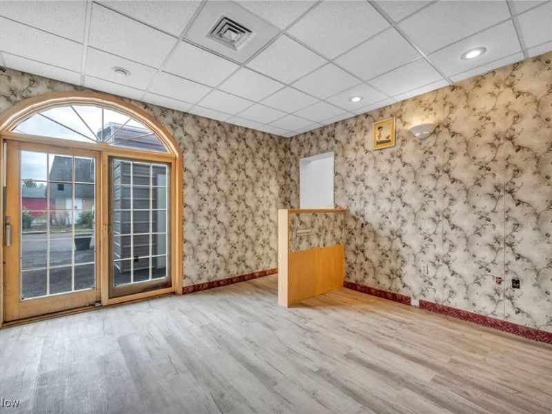 5374 Oberlin Avenue, Lorain, OH 44053 Photo 19