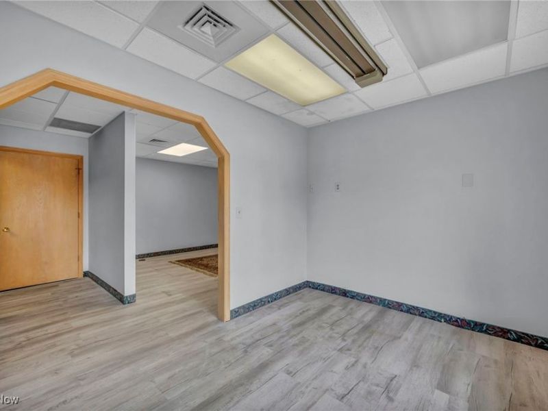 5374 Oberlin Avenue, Lorain, OH 44053 Photo 23