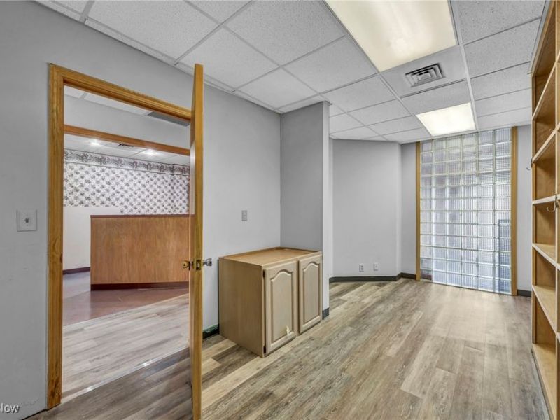 5374 Oberlin Avenue, Lorain, OH 44053 Photo 28