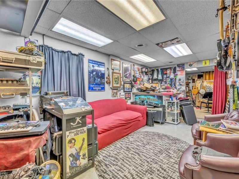 5374 Oberlin Avenue, Lorain, OH 44053 Photo 46