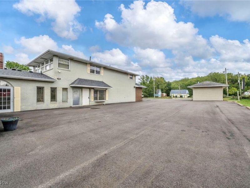 5374 Oberlin Avenue, Lorain, OH 44053 Photo 5