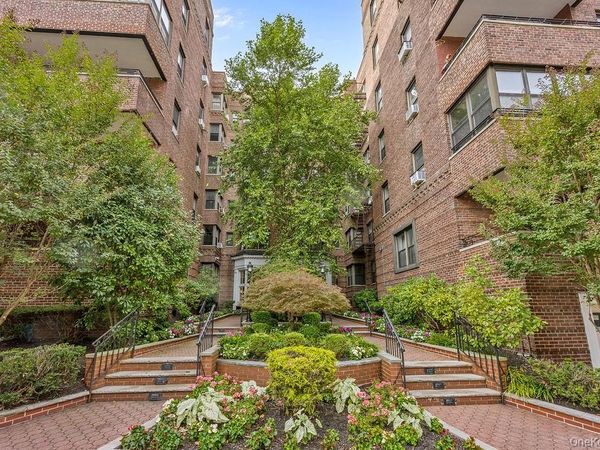 69-40 Yellowstone Boulevard, Unit 62O, Forest Hills, NY 11375