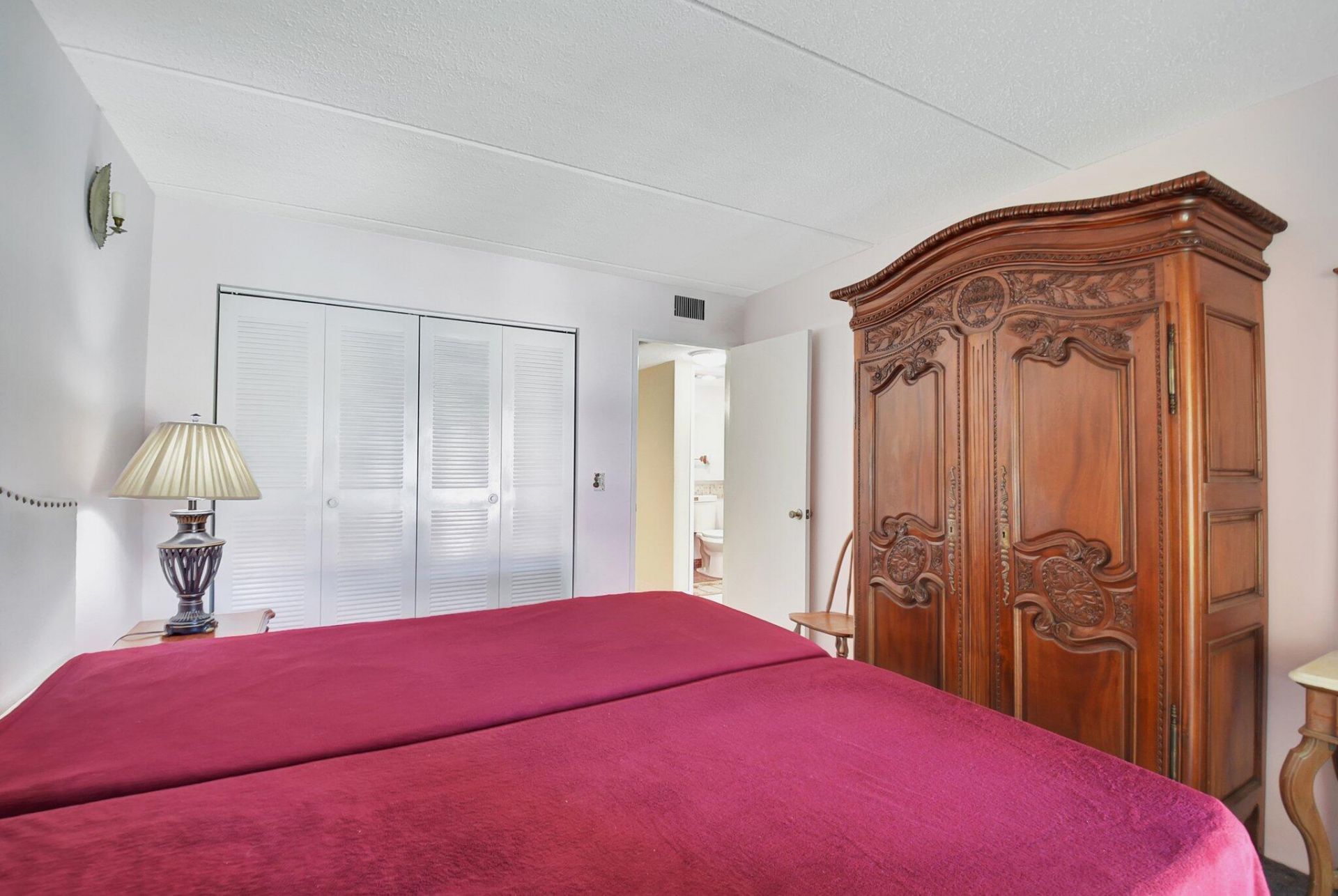 400 Village Green Circle W, Unit 212, Palm Springs, FL 33461 Photo