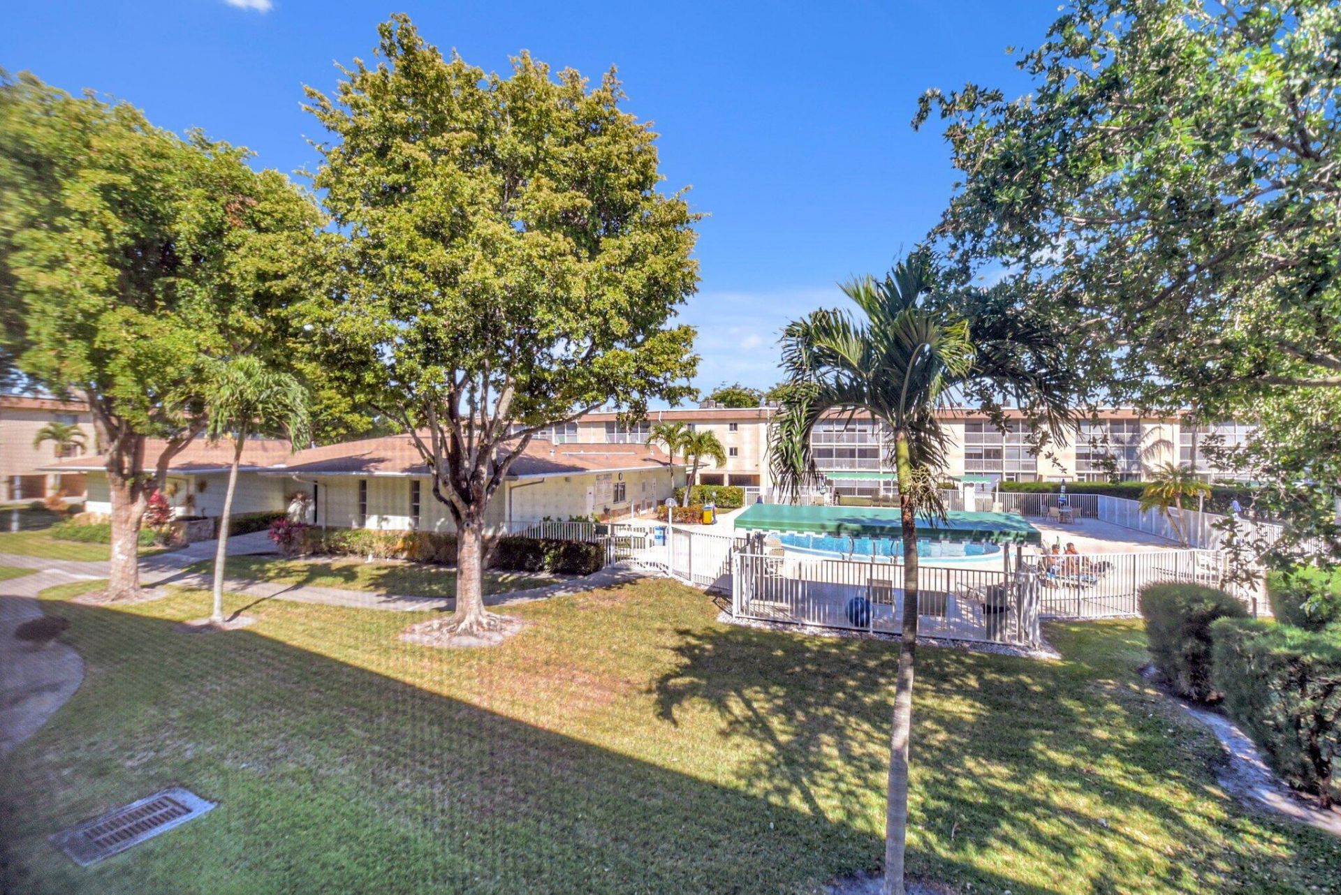 400 Village Green Circle W, Unit 212, Palm Springs, FL 33461 Photo