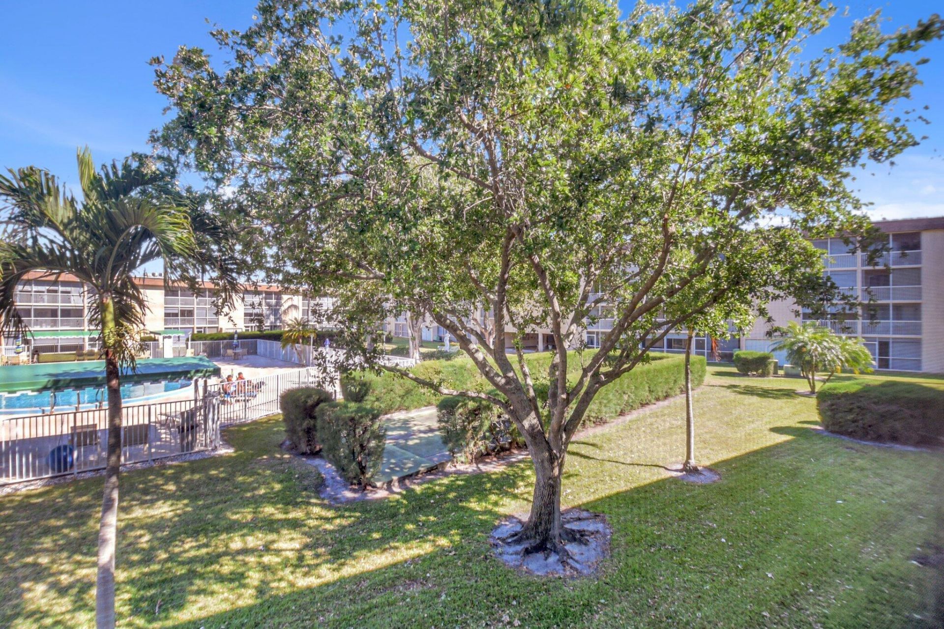 400 Village Green Circle W, Unit 212, Palm Springs, FL 33461 Photo