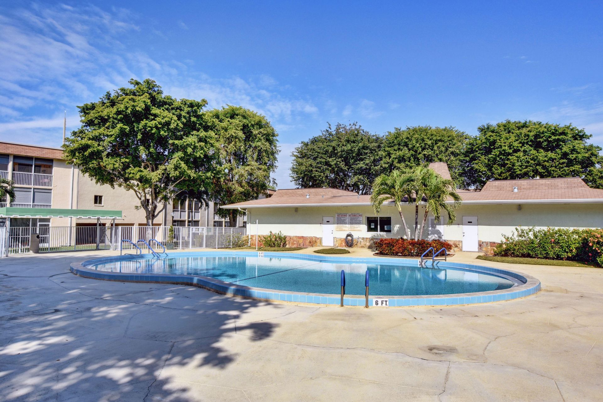 400 Village Green Circle W, Unit 212, Palm Springs, FL 33461 Photo