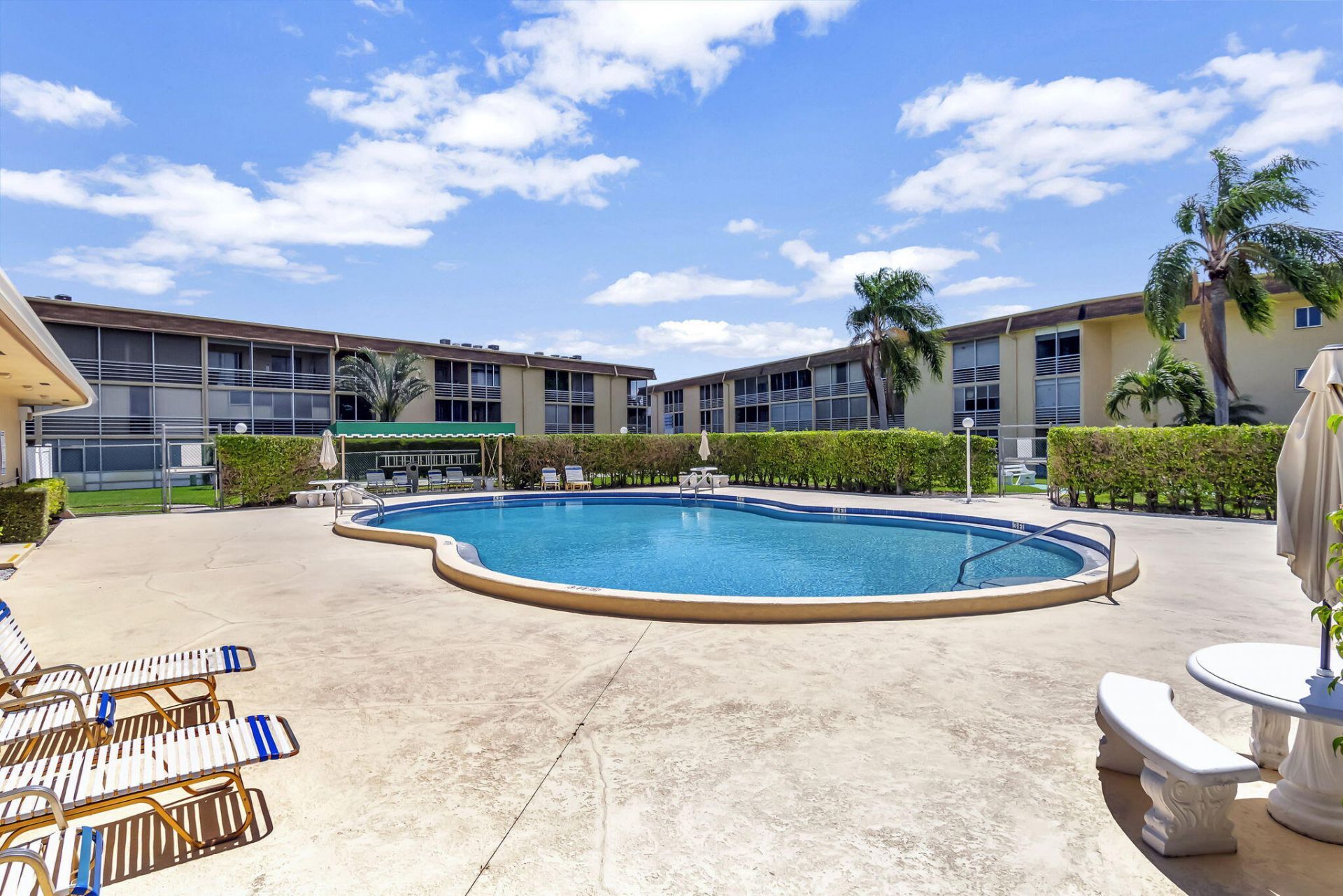 400 Village Green Circle W, Unit 212, Palm Springs, FL 33461 Photo