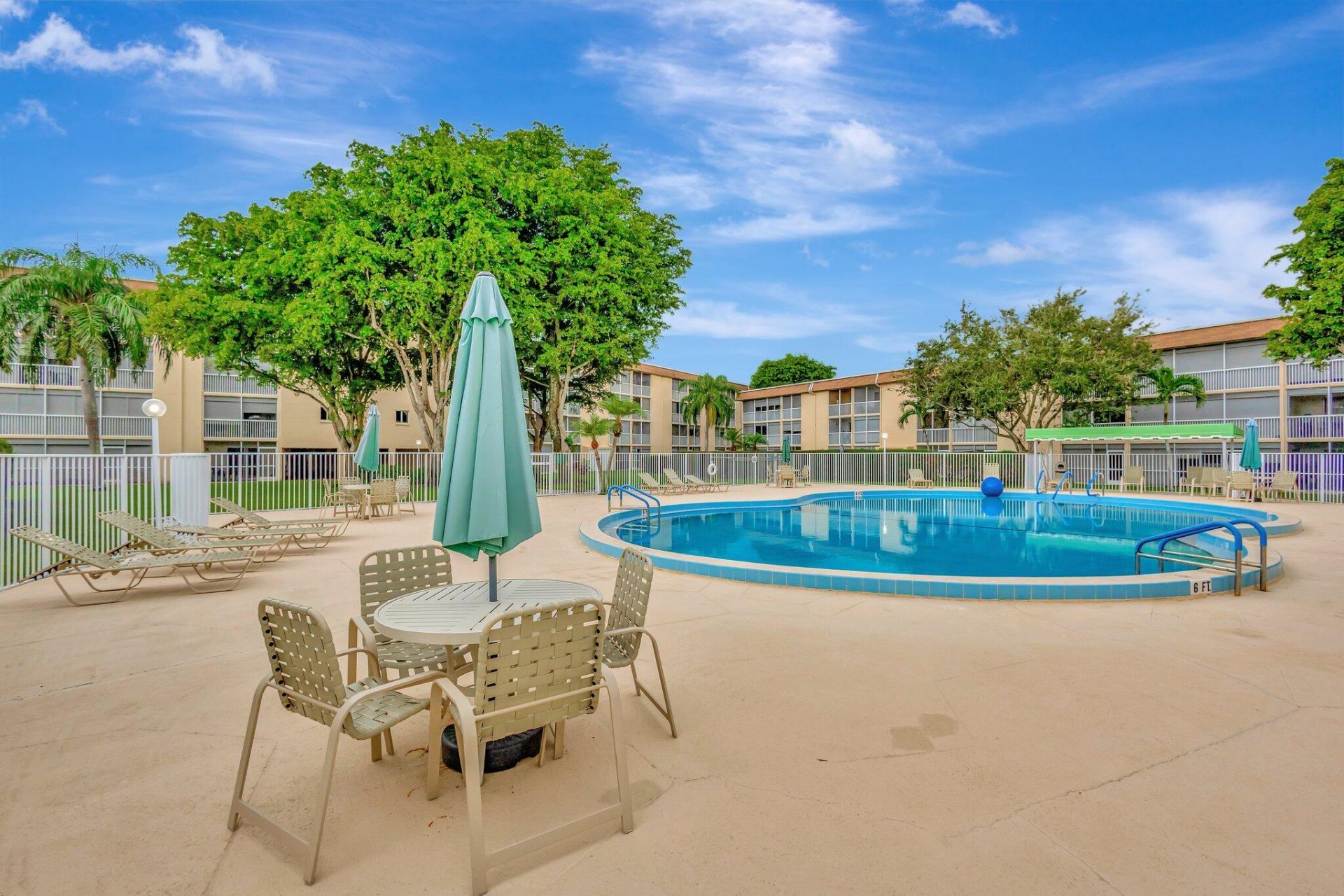 400 Village Green Circle W, Unit 212, Palm Springs, FL 33461 Photo