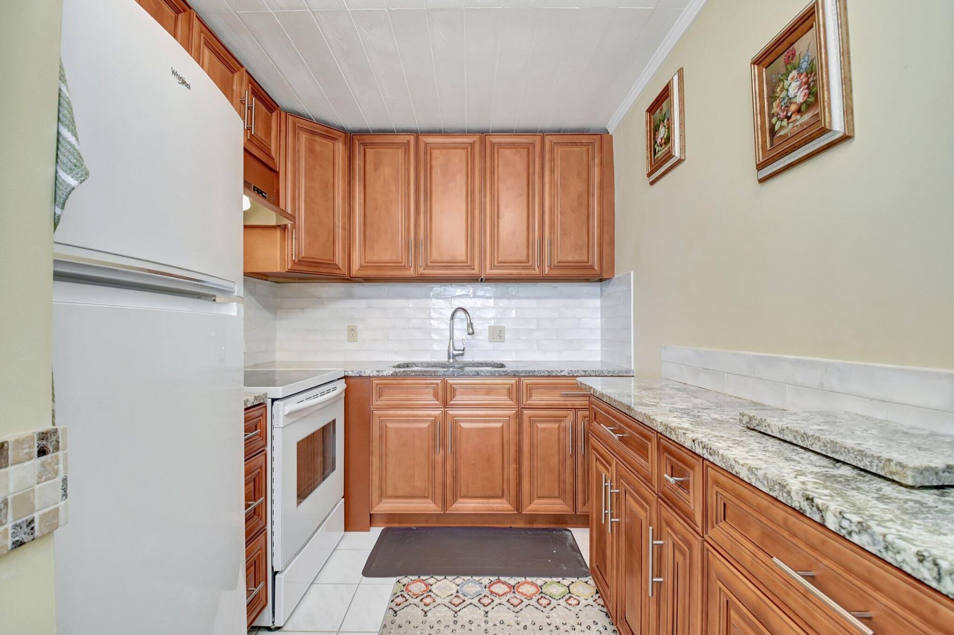 400 Village Green Circle W, Unit 212, Palm Springs, FL 33461 Photo