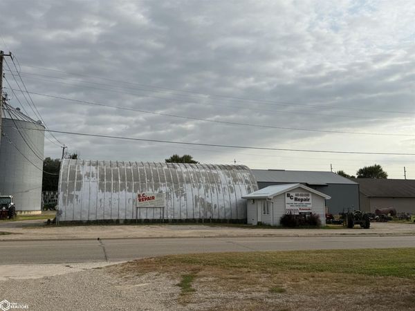 104 NW 1st Avenue, Buffalo Center, IA 50424