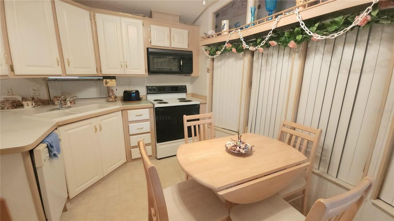 3333 26th Avenue E, Unit 4, Bradenton, FL 34208 Photo