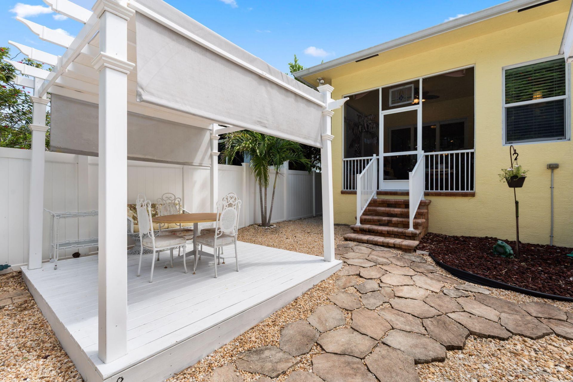 412 SW Akron Avenue, Stuart, FL 34994 Photo