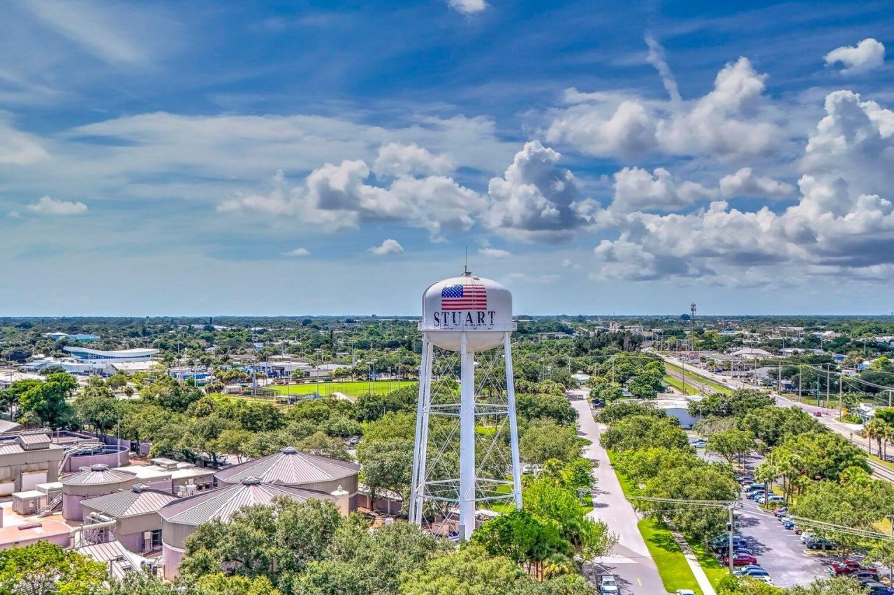 412 SW Akron Avenue, Stuart, FL 34994 Photo