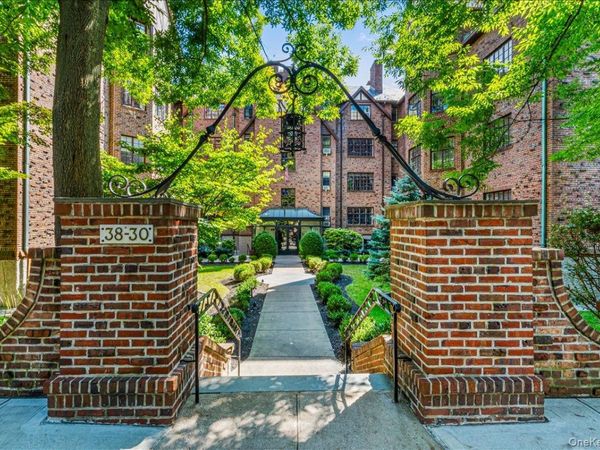 38-30 Douglaston Parkway, Unit G2, Douglaston, NY 11363