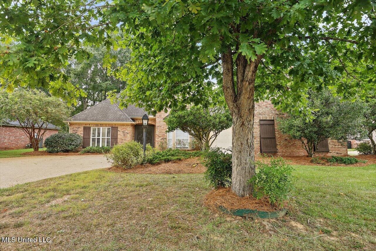 105 Thornwood Drive, Clinton, MS 39056 Main Photo