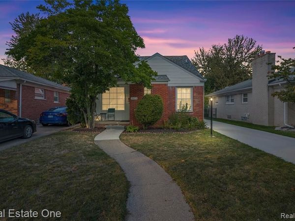 20879 Beaufait Street, Harper Woods, MI 48225