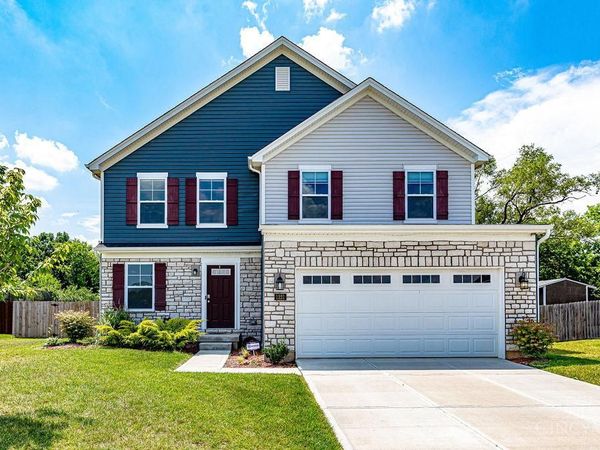 1221 Waterbury Drive, Carlisle, OH 45005